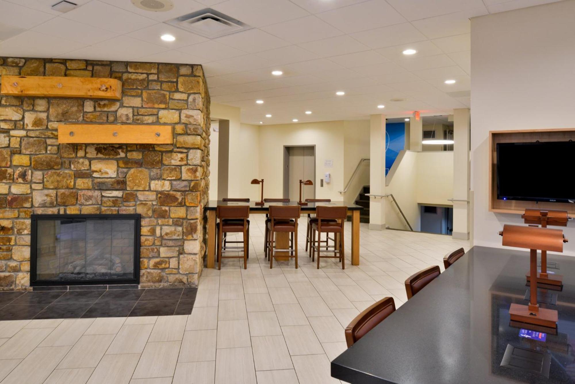 Express South By Ihg 2* Blowing Rock